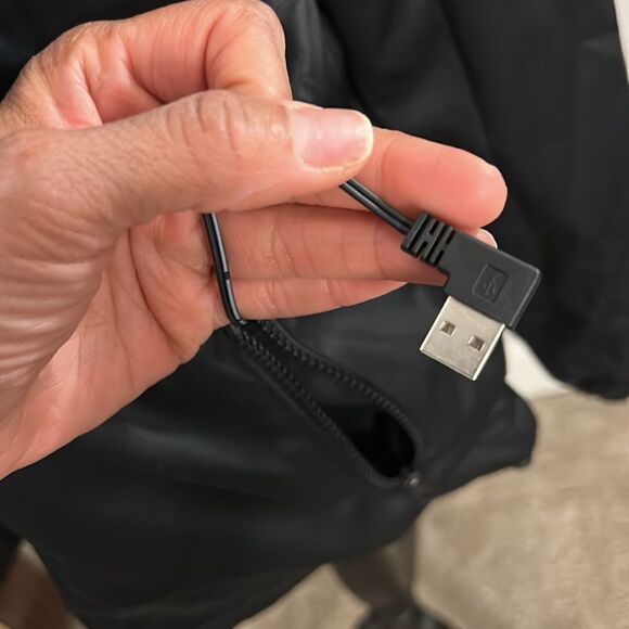 Ying Cai | Electric Heating Jacket, size M - Picture 11 of 15